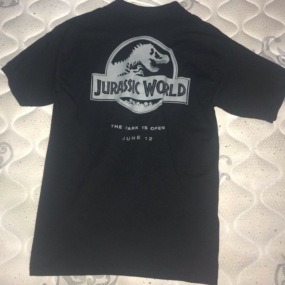 OFFICIAL Jurassic World polo-shirt